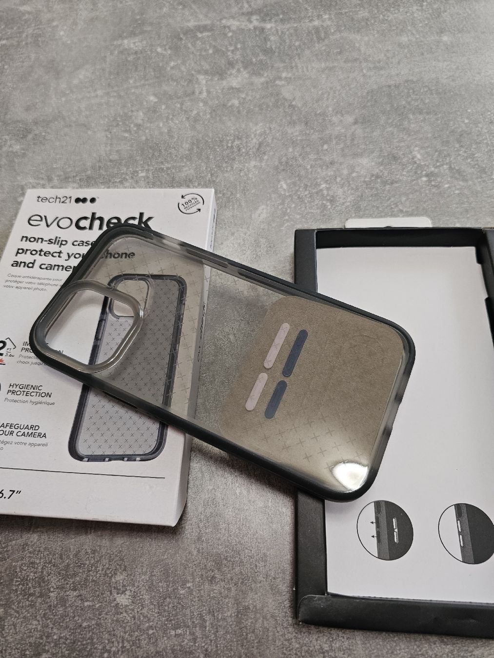 Apple Cover & Protezioni schermo: Neuwertige Tech21 EvoCheck iPhone Hülle 6.7" - Top Schutz – Nuovo e nell'imballaggio originale da Herzogenbuchsee venduto da tgi_rln7 2