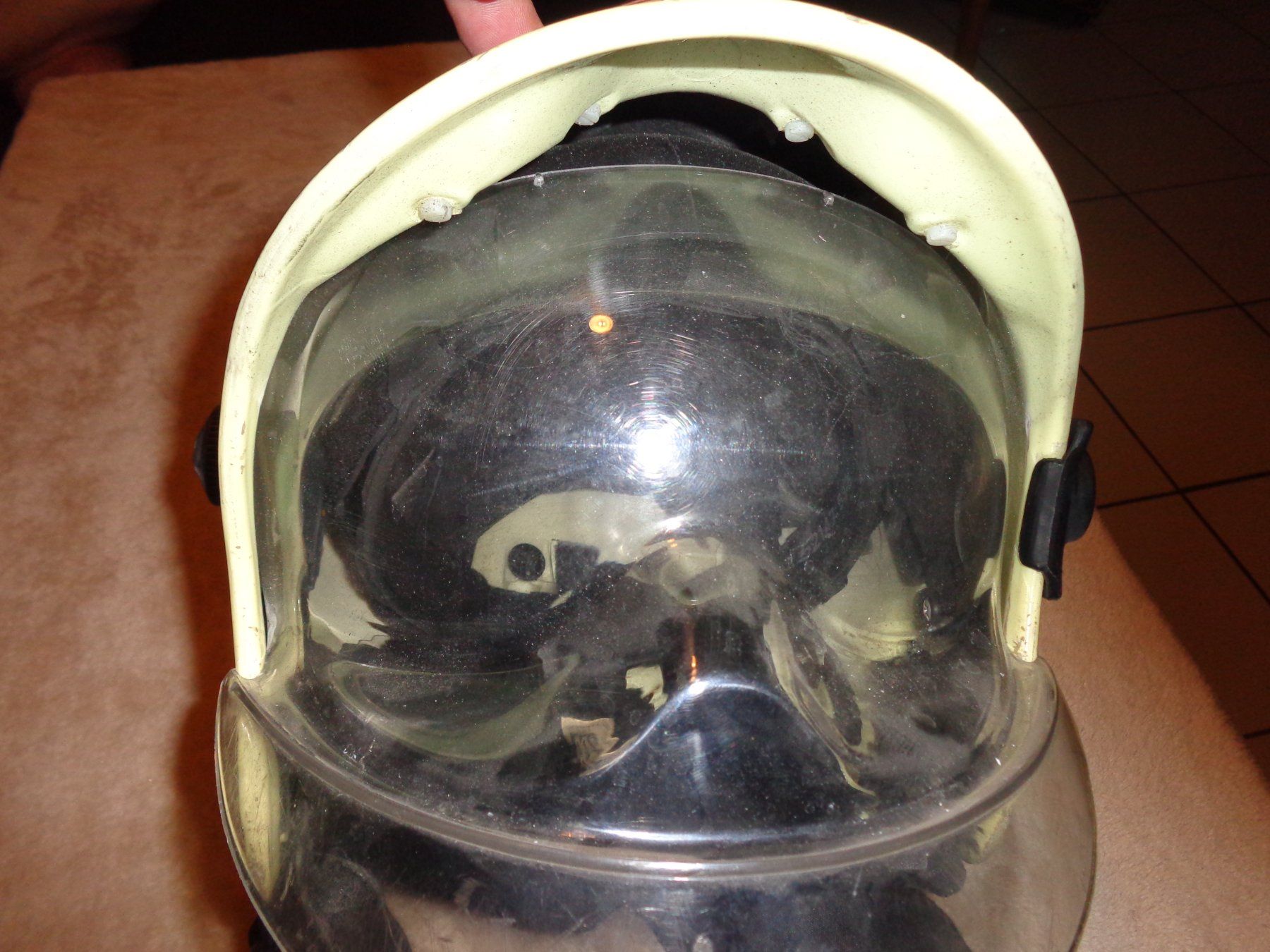 Pompieri: Feuerwehrhelm Original mit nackenschutz – Usato da Liestal venduto da Gecko16 1