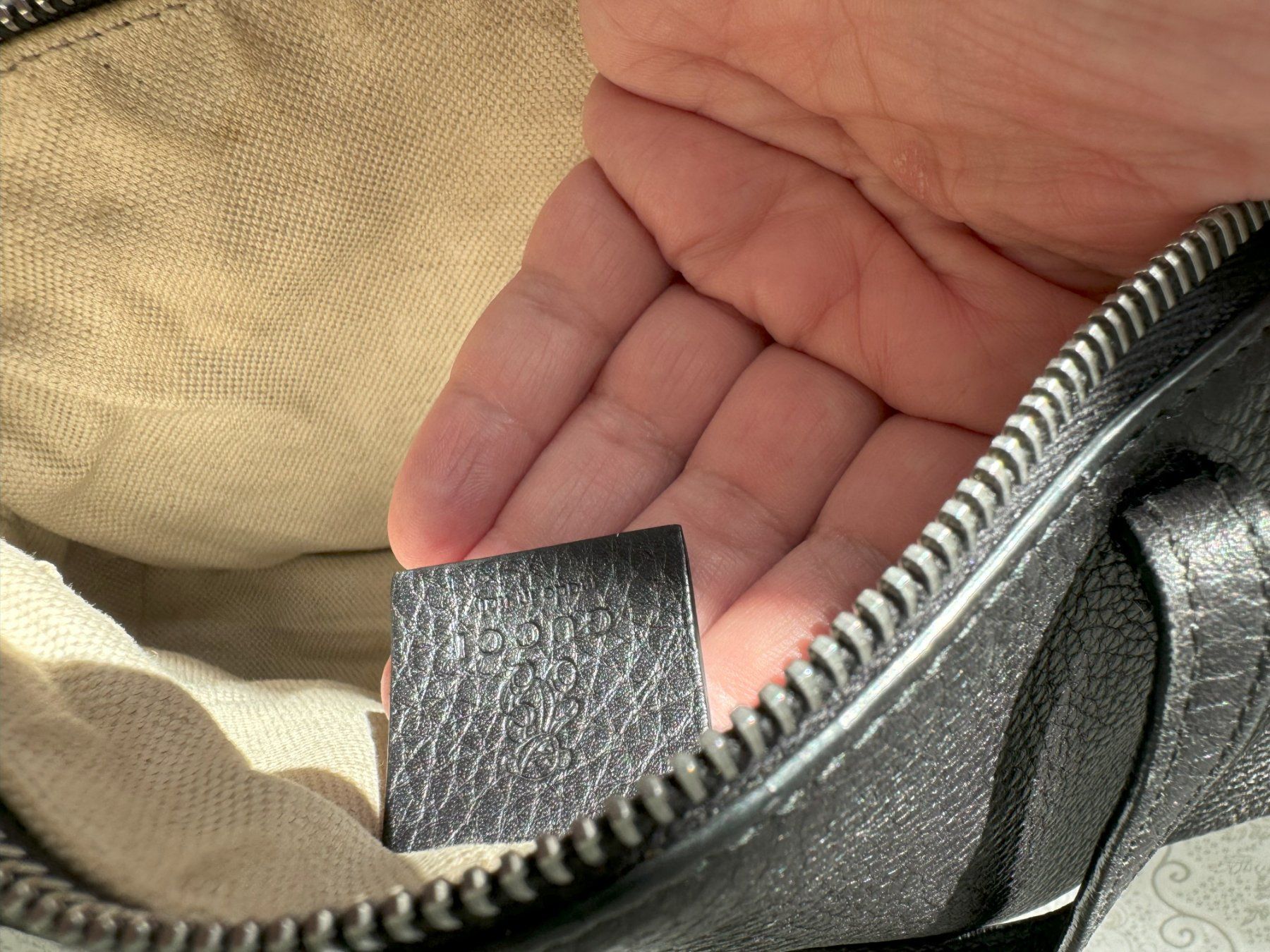 Gucci Borse da donna: Gucci Shopper Leder schwarz-silber – Usato da Muttenz venduto da einfach-schoen 5
