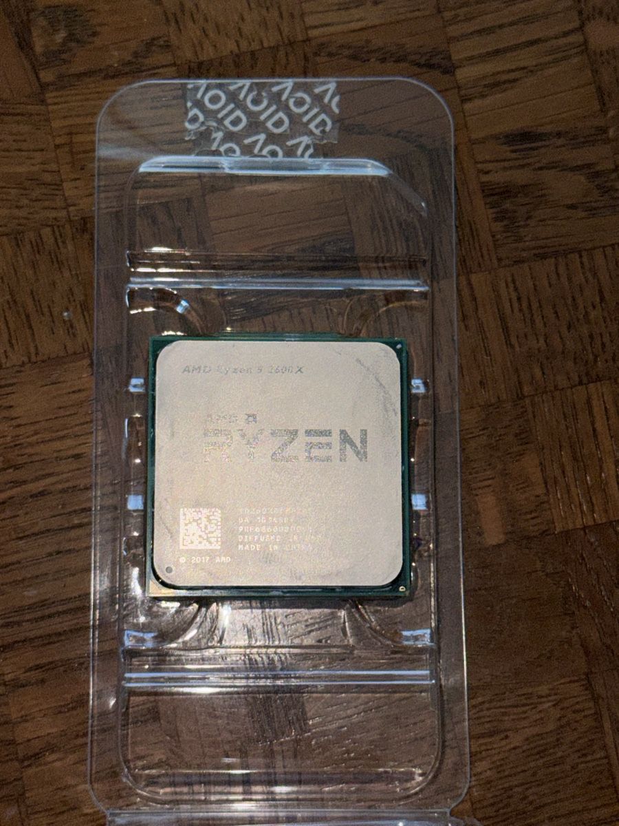 Amd Componenti elettronici: AMD Ryzen 5 2600X + Kühler Wraith Stealth – Usato da Uster venduto da hamza2001 1