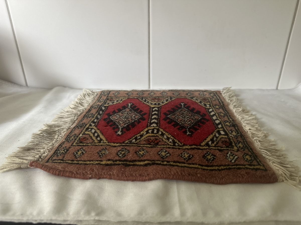 Tapis: Orientalischer Teppich klein rot mit Fransen 32x36cm – D'occasion à Zürich par Chaeffeler 1