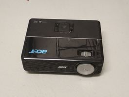 Acer DLP Projektor P1203 mit Tasche und Kabeln 