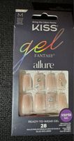 KISS Gel Fantasy Allure – Mittellange Kunstnägel mit Glitzer