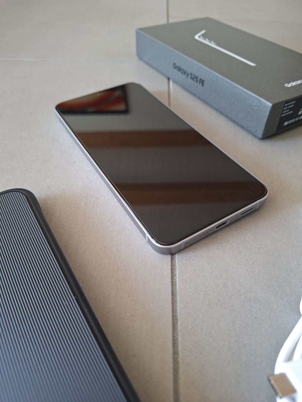 Samsung Telefoni cellulari / Smartphones: Samsung Galaxy S25FE – Nuovo (secondo la descrizione) da Teufenthal AG venduto da ChT. 2