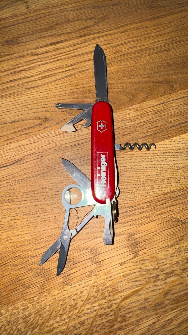 Victorinox Couteaux de poche: Victorinox Sackmesser Gross. – Neuf (Voir description) à Burgdorf par Catbagger64 1