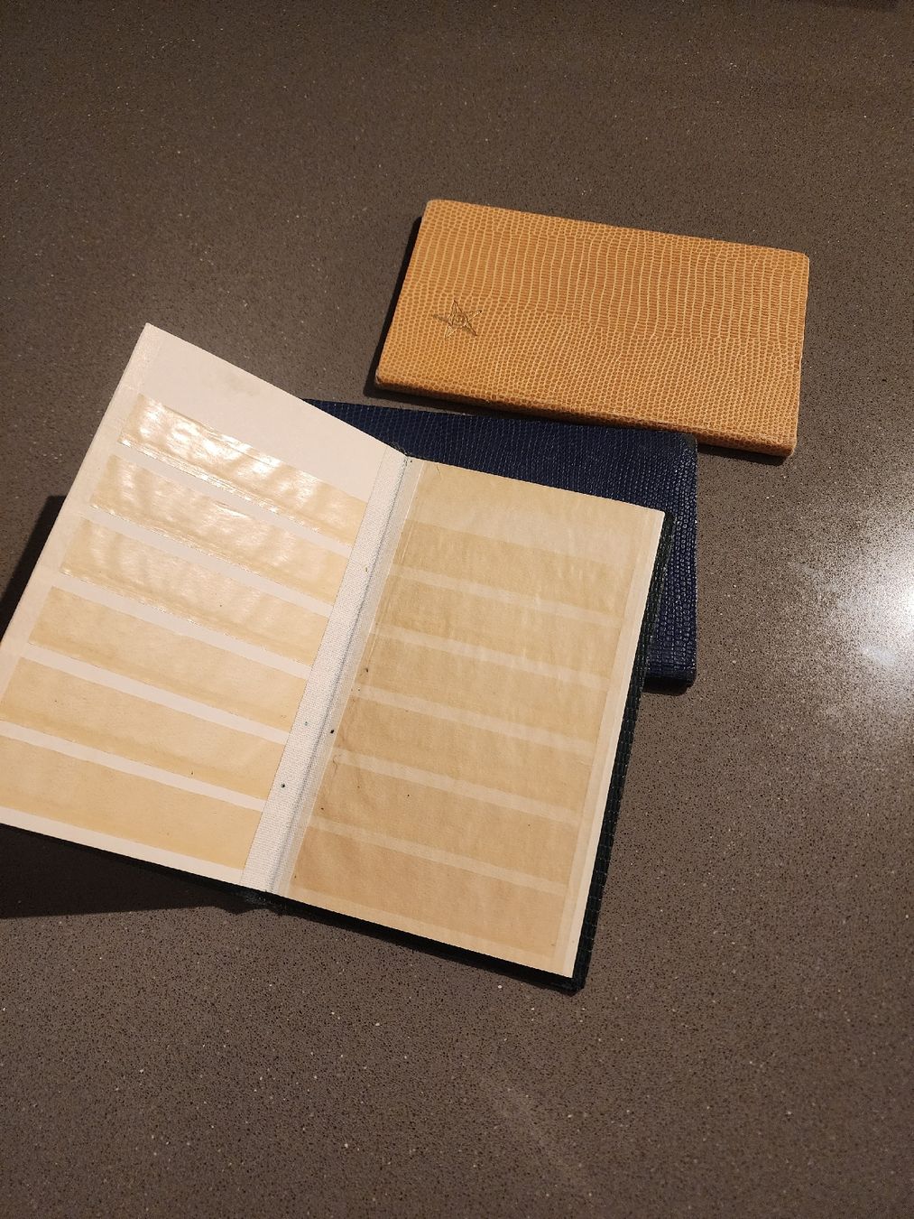 Alben: 3 Briefmarkenbüchlein/Alben – Gebraucht aus Dierikon von Toucan2 3