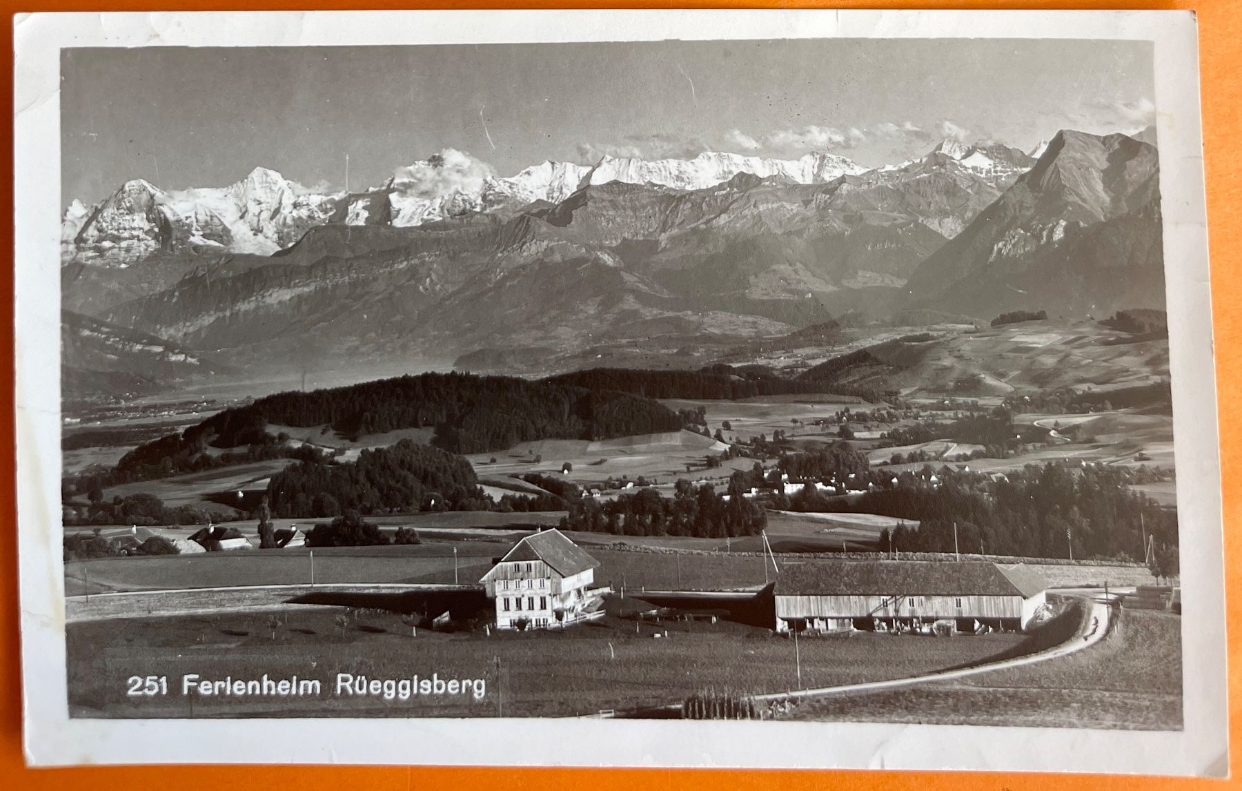 Cartoline postali: FERIENHEIM - RÜEGGISBERG 1957 – Usato da Lutry venduto da Ediego