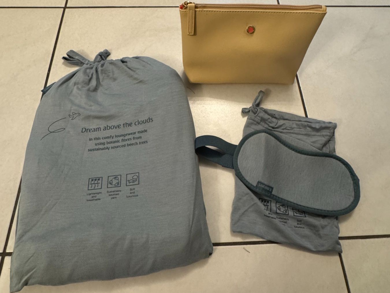 Negligees & Pigiami: NEU - Emirates BUSINESS CLASS  SET Nr. 4 – Nuovo e nell'imballaggio originale da Maienfeld venduto da Fashion_2009