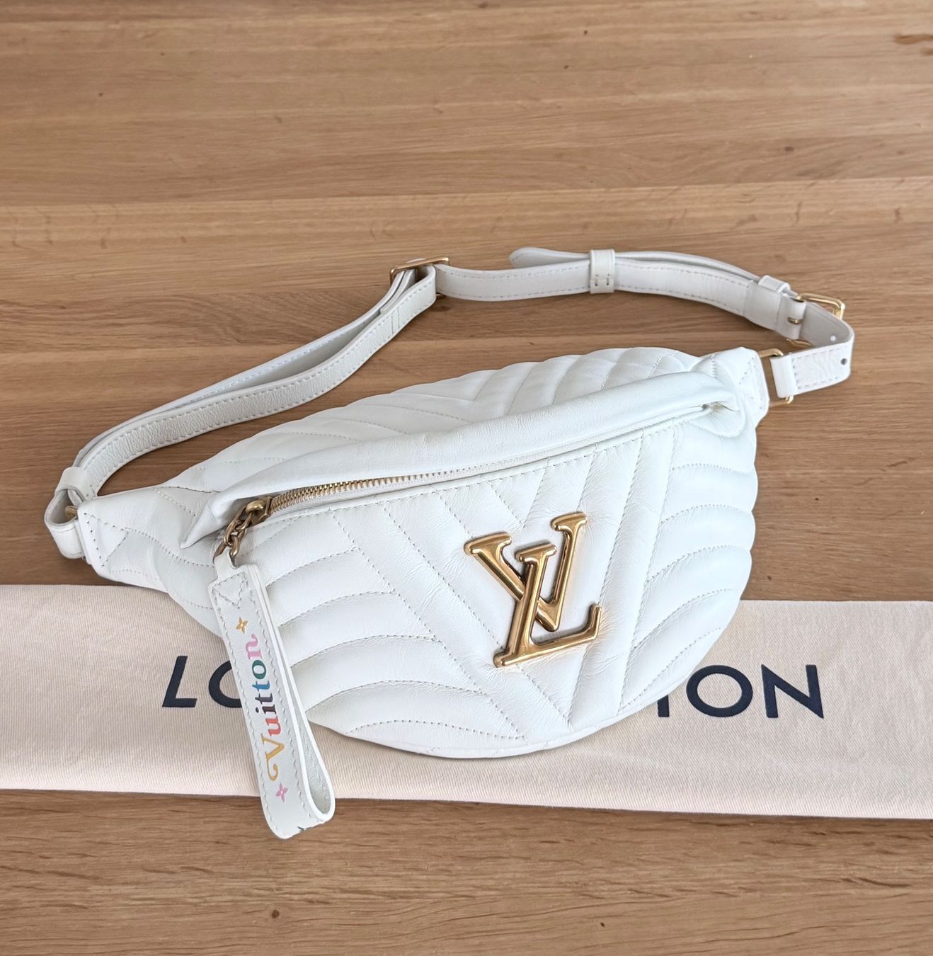 Louis Vuitton Borse da donna: Louis Vuitton New Wave Bumbag – Usato da Reinach AG venduto da RobbisB 5