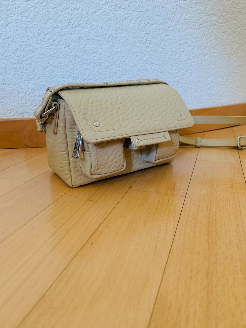 Borse da donna: Nunoo SMALL HONEY Leder – Usato da Hergiswil NW venduto da irinagraf
