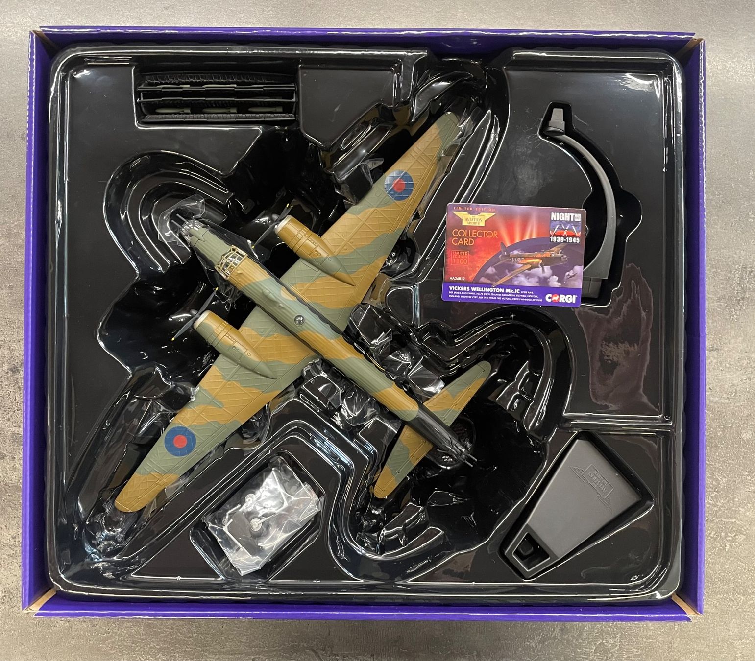 Corgi Toys Kit di modellismo & Modellini statici: Corgi AA34812 Vickers Wellington Mk.IC – Nuovo e nell'imballaggio originale da Sursee venduto da Toni-SpielSursee