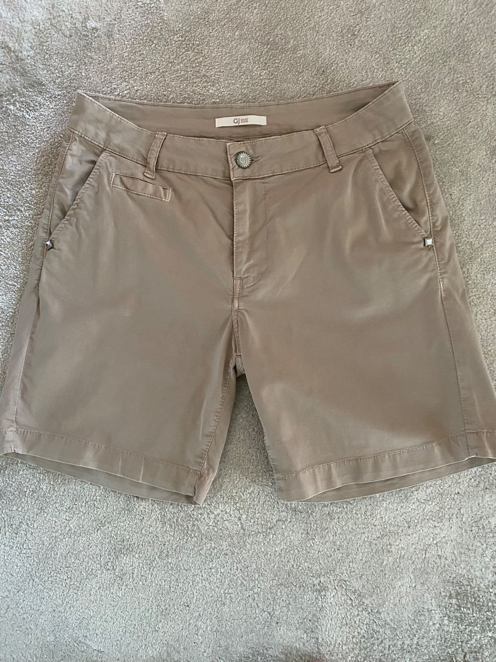 Pantaloni: Pantaloni corti donna – Usato da Novazzano venduto da ige_cwq5