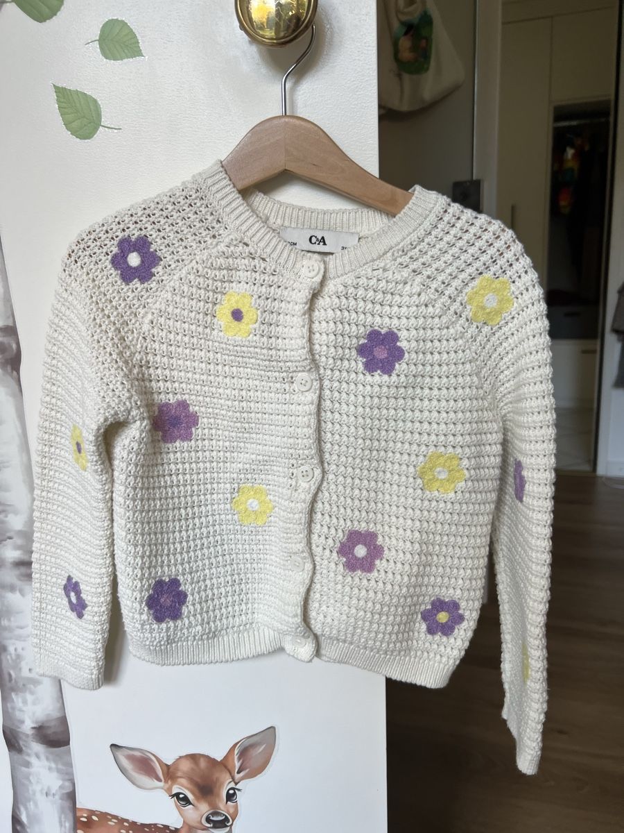 C&A Maglioni & Felpe: Joli pull à fleur en coton  – Usato da Biel/Bienne venduto da mad_cvl7