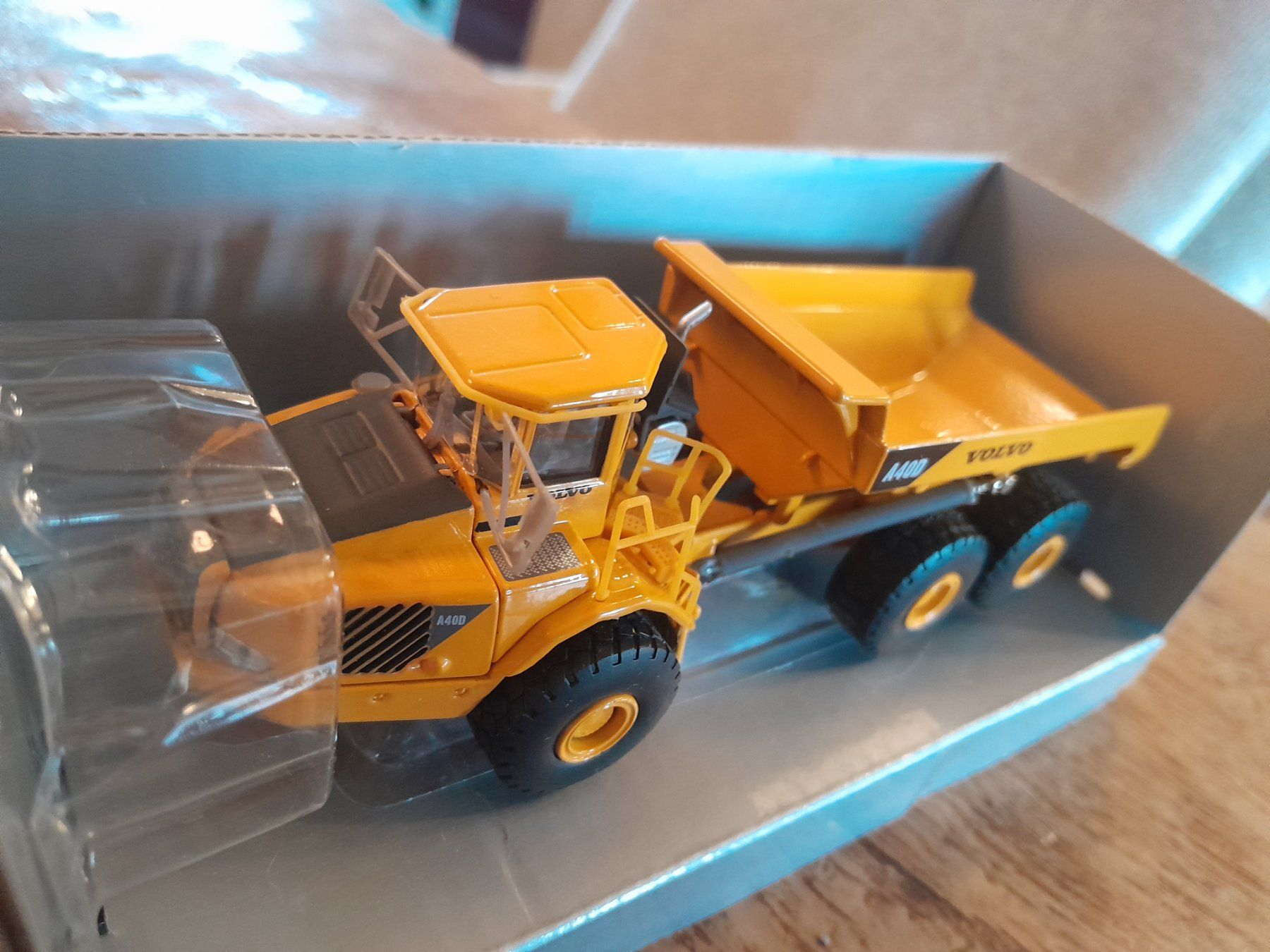 Kit di modellismo & Modellini statici: Volvo A40D Dumper Modell 1:87 – Usato da Dübendorf venduto da hed_9w2b 1
