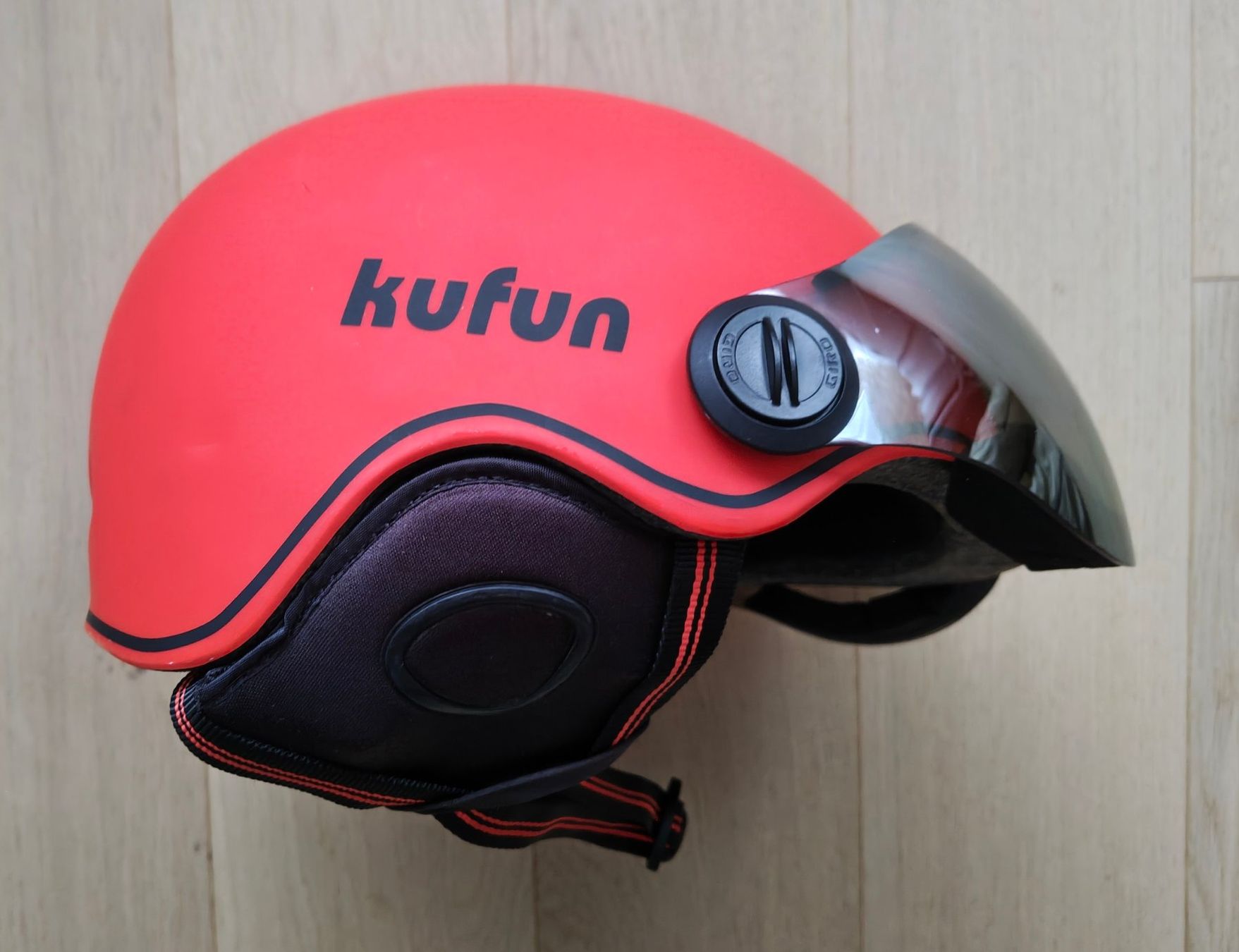 Helme: Skihelm mit Visier - Rot 62 – Gebraucht aus Bolligen von cas_cs58
