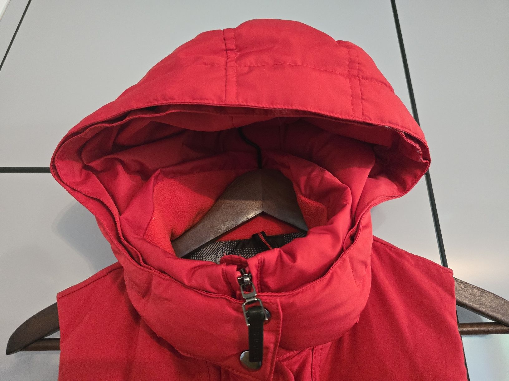 Esprit Gilet & Giacche senza maniche: Doudoune sans manches Esprit rouge – Nuovo (secondo la descrizione) da BERN venduto da froggyinternationale 5