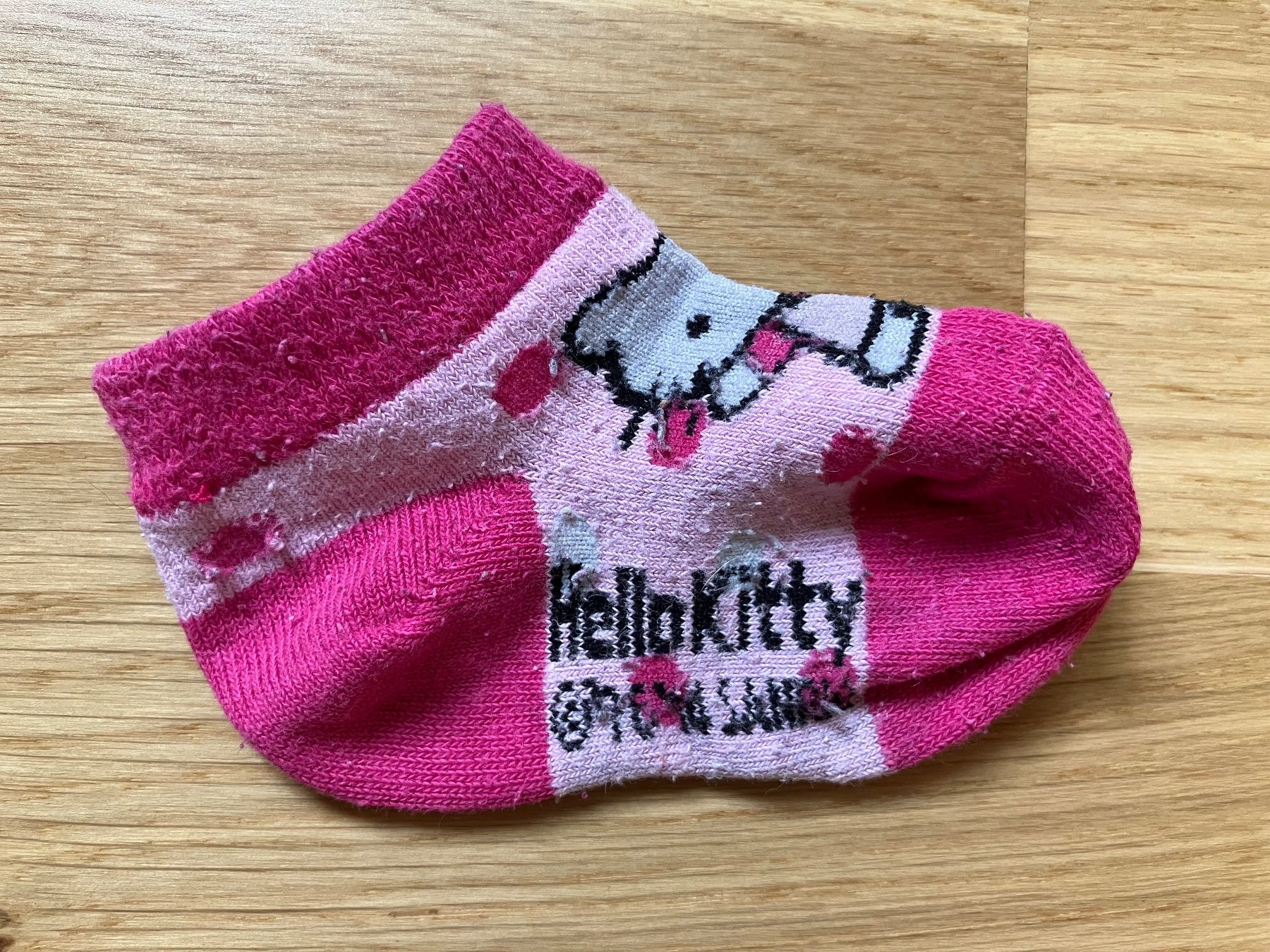 Socken für Kinder: Babysocken Hello Kitty Gr. 15-17 – Gebraucht aus Urdorf von Chrugitsch 1