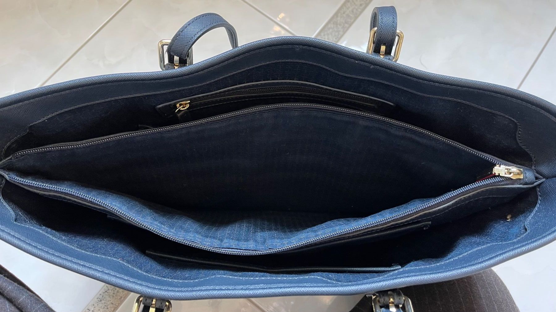 Tommy Hilfiger Taschen für Damen: Tommy Hilfiger Handtasche – Gebraucht aus Küsnacht ZH von Floor1an 4