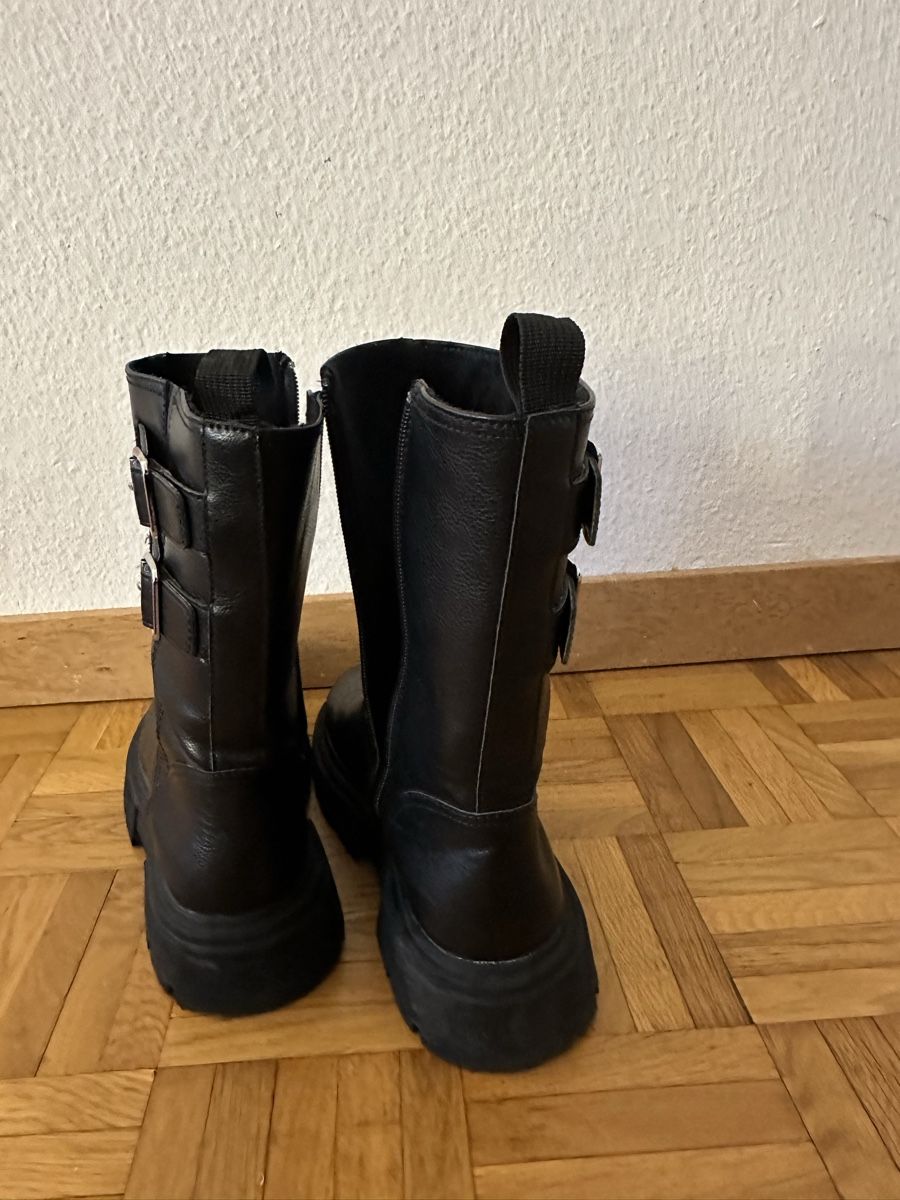 H&M Chaussures filles: Stiefel, Gr. 38 von H&M – D'occasion à Neuenhof par prada010 1