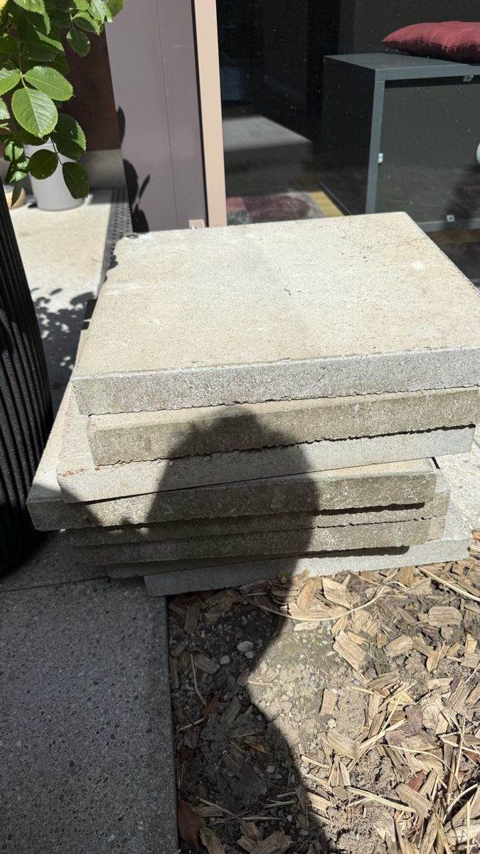 Rivestimenti per pavimenti: Steinplatten für Sonnenschirm  – Usato da Langnau am Albis venduto da sergir