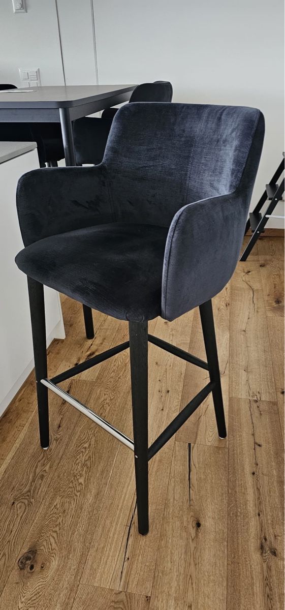 Maisons du monde Sgabelli: Barhocker aus Samt, schwarz, Maison du Monde – Usato da Rotkreuz venduto da nadja.horat