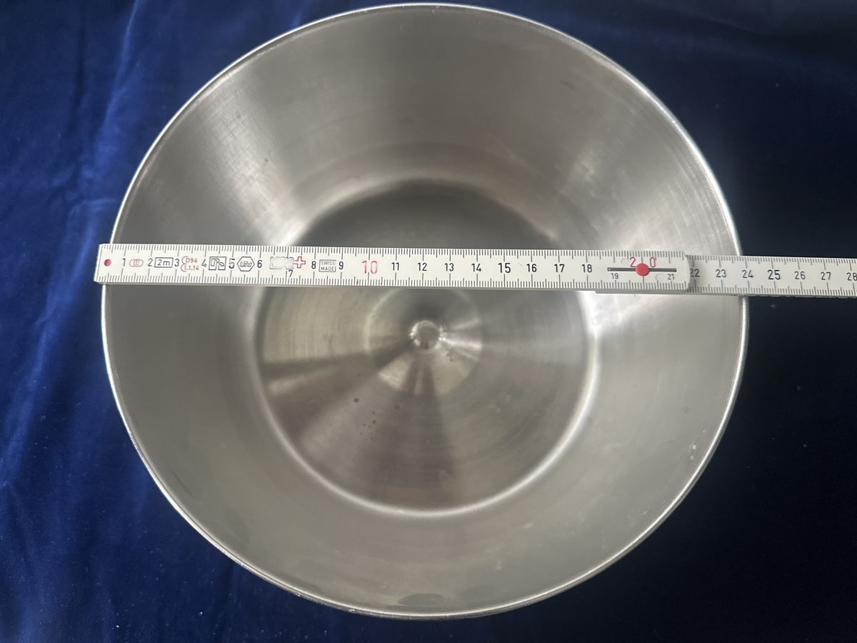 Ciotole: Grosse Chromstahlschüssel oder Deckel, Durchmesser 20cm – Usato da Zürich venduto da Chaeffeler 4
