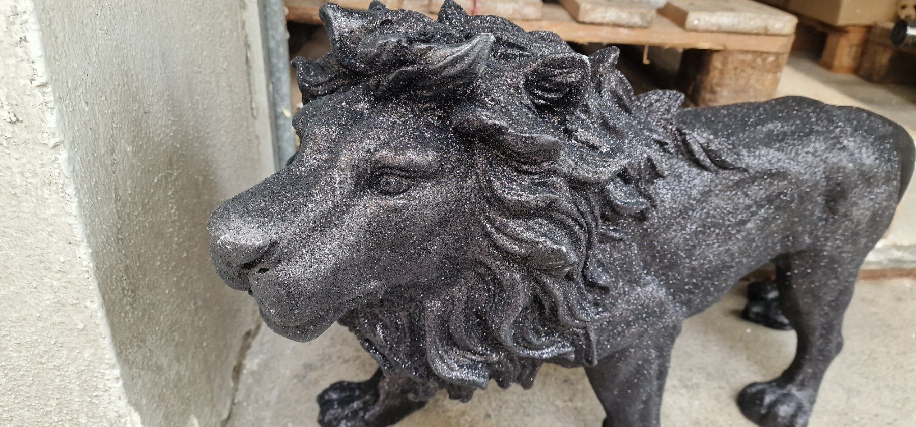 Skulpturen & Statuen: Löwe Schwarz Glitzernd Gross – Neu und originalverpackt aus Schaffhausen von AtelierPudesco 2