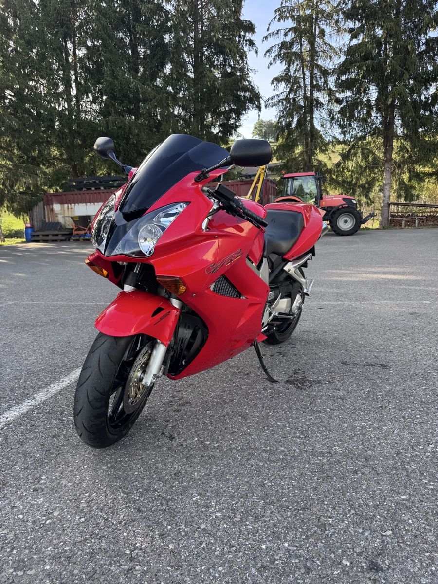 Honda Strada: Honda Vfr 800 vtec – Usato da Le Mouret venduto da nad_v2dw 1