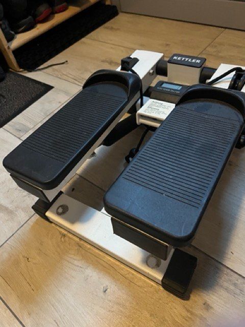 Kettler Vélos d'appartement: Kettler Mini Stepper - mit Bauchtrainer Top! – D'occasion à Triesenberg par Malbun1958 1