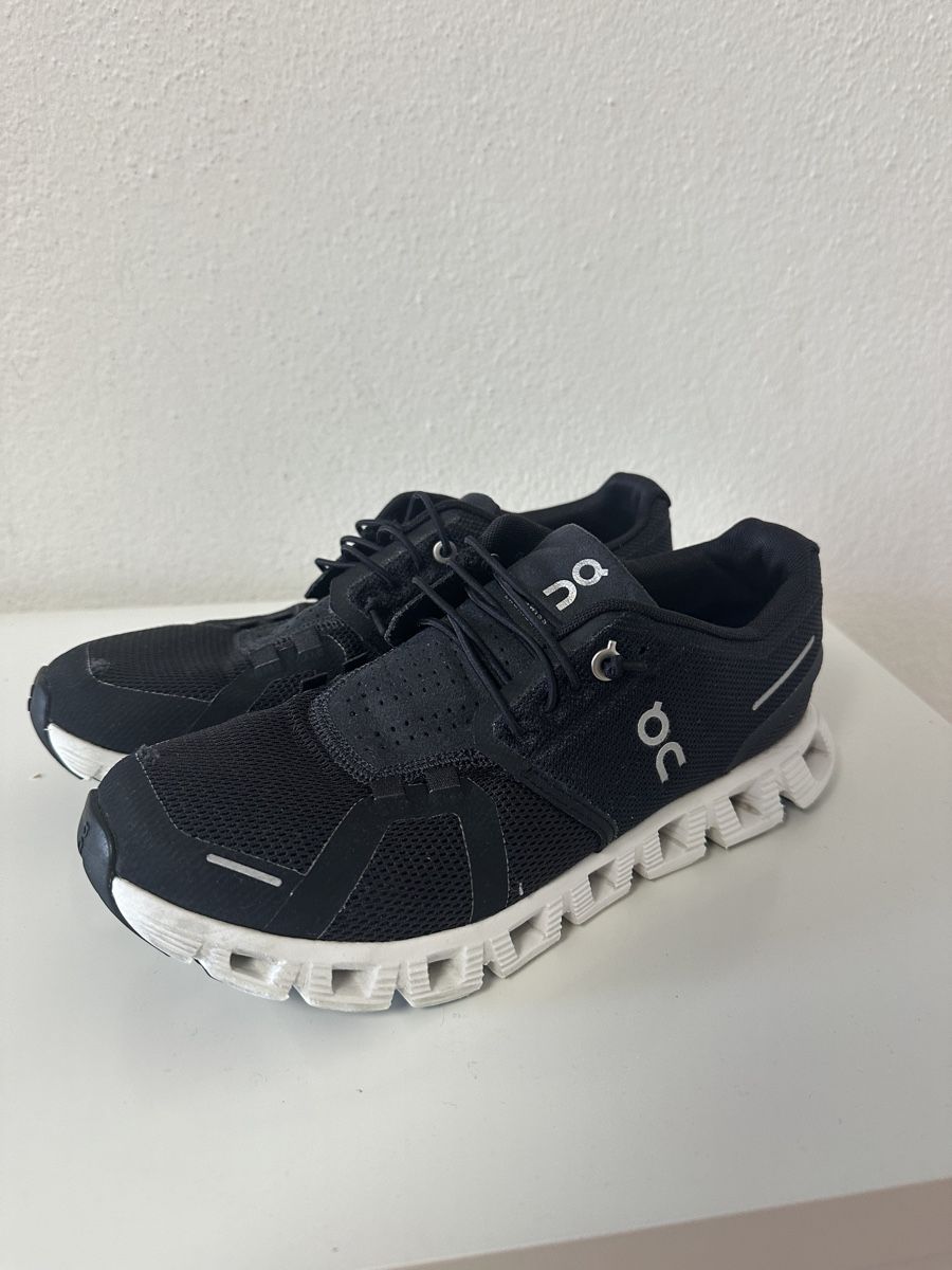 On Chaussures hommes: ON Cloud Schuhe – D'occasion à Thun par hox_k69k