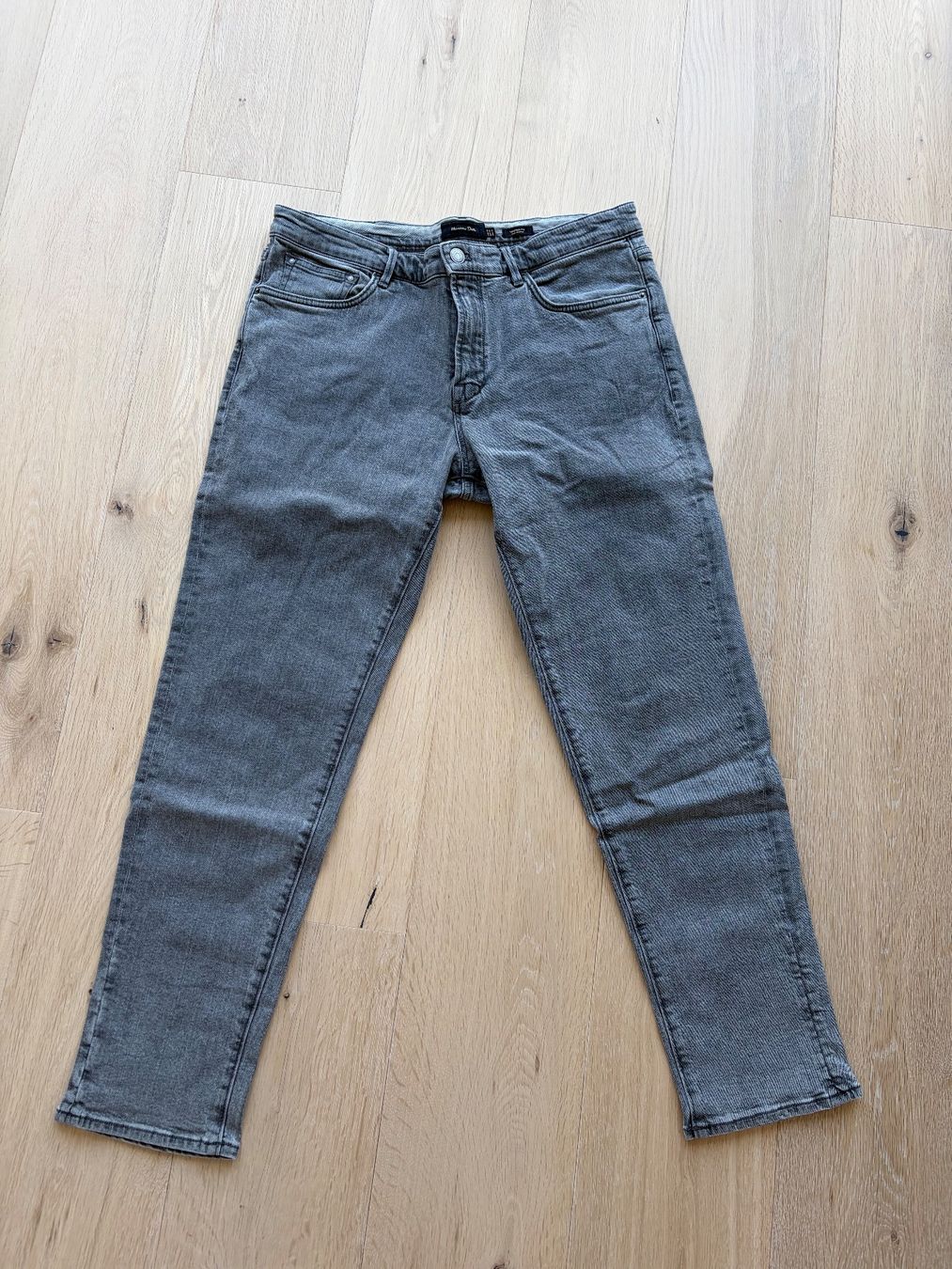 Massimo Dutti Jeans: Massimo Dutti Jeans, hellgrau, Top Zustand, Grösse 32x30 – Usato da Lengnau venduto da yzb_hb59