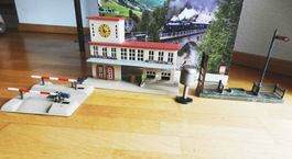 KIBRI-Bahnhof Blech,Bahnübergang,Klingel-Signal u.Anz.TSpur0