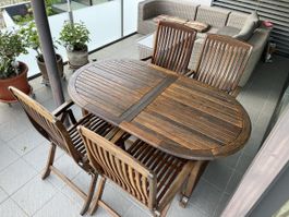 Ausziehbarer Gartentisch mit 6 Stühlen aus Holz,