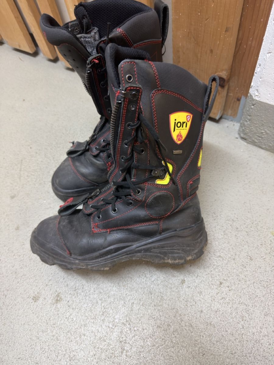 Scarpe da uomo: Sicherheitsschuhe – Usato da Hochdorf venduto da tom_55hc 1