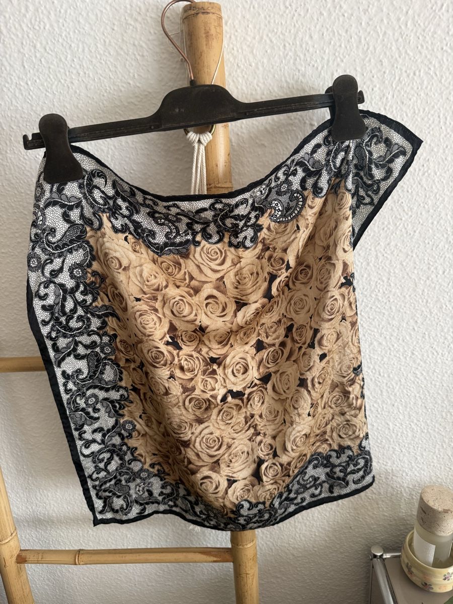 Foulards, Tücher & Schals: Seidentuch – Gebraucht aus Meilen von NHirs96