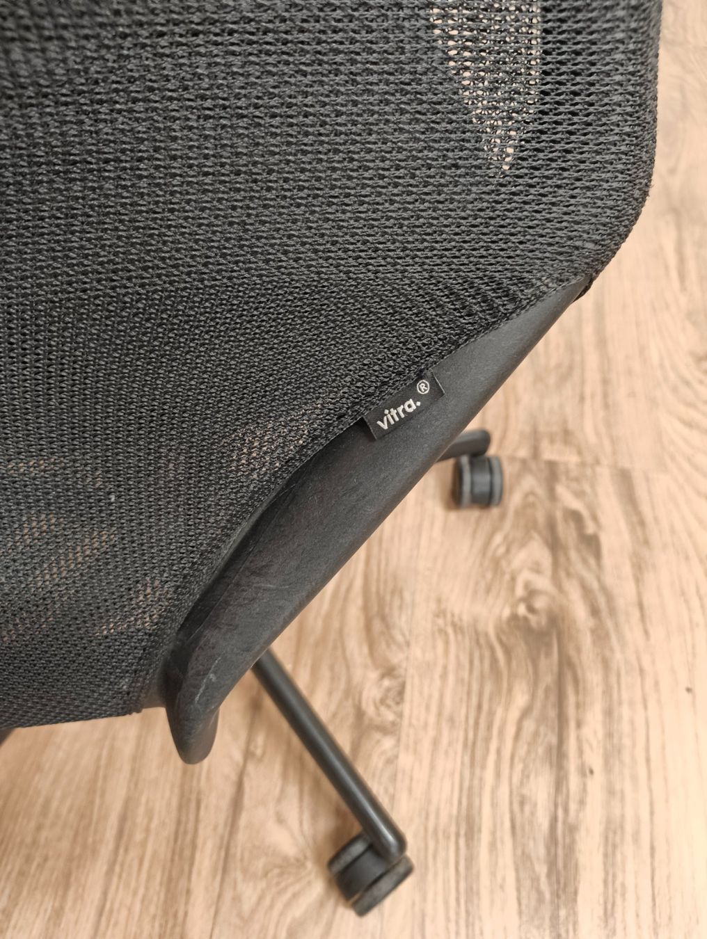 Vitra Stühle: Vitra Media Slim Bürostuhl – Gebraucht aus Basel von bk_brockibasel 3