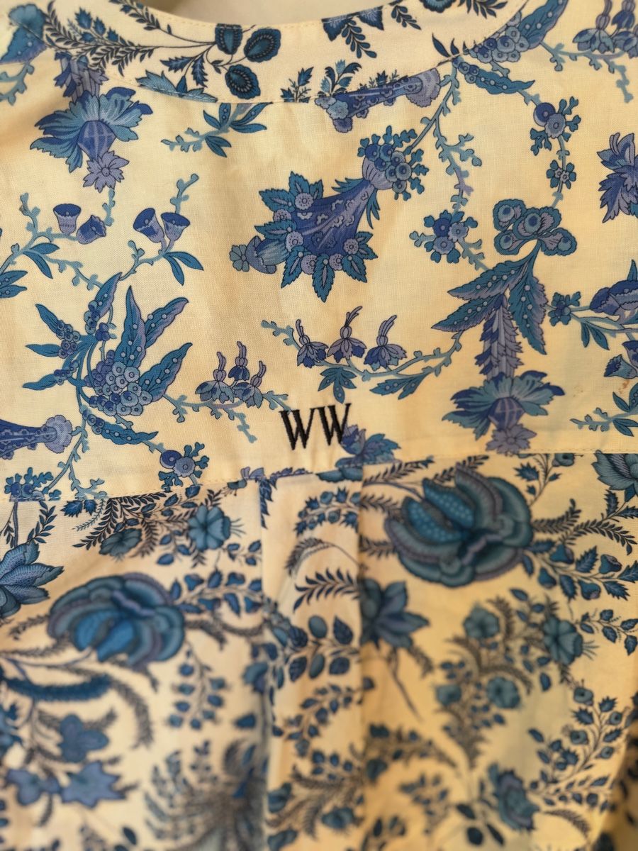 Camicette: Wolf Ware Floral Blouse | Size L | Cream/Blue – Usato da Basel venduto da car_9pp9 7