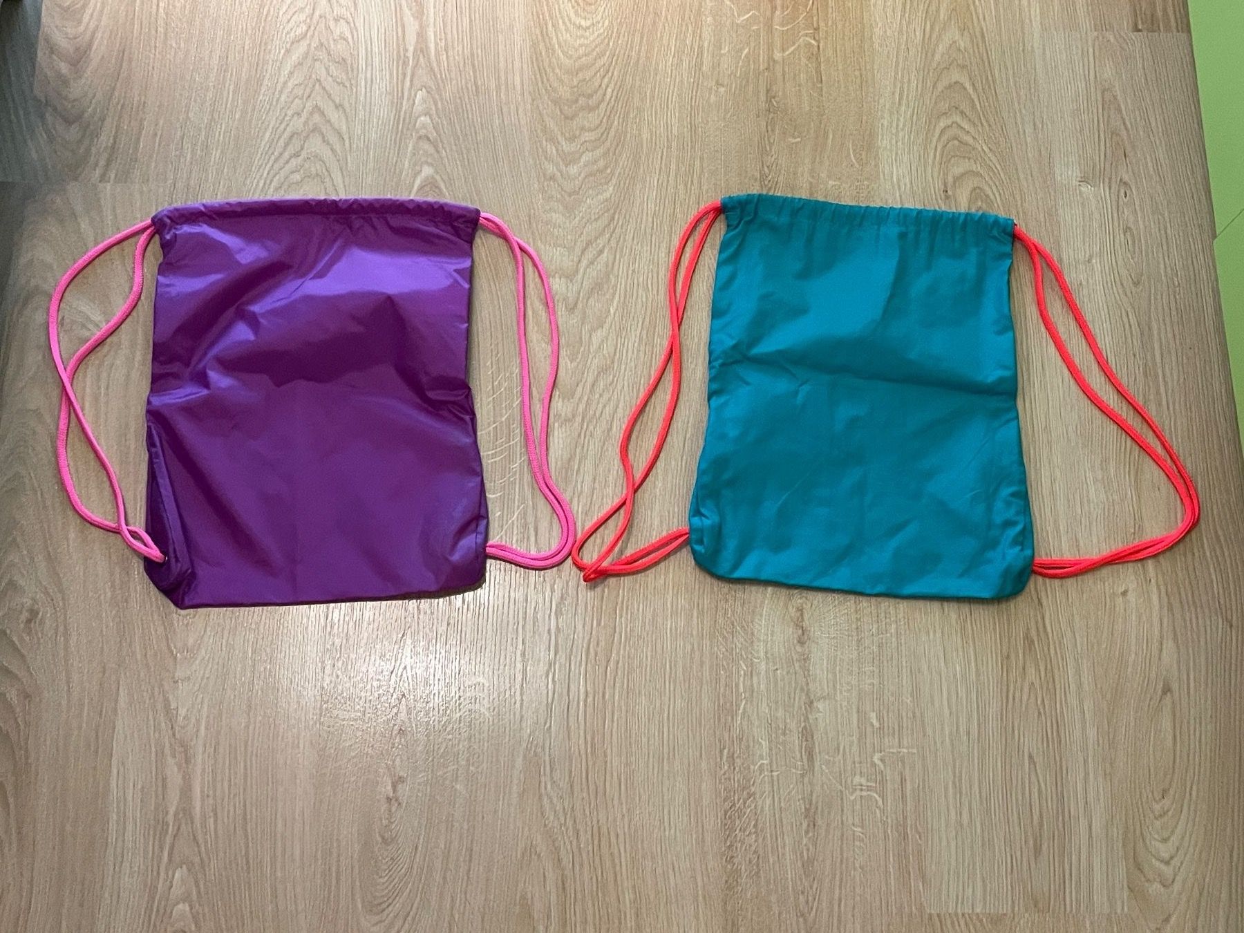 Kindertaschen: Nike Turnbeutel - Sportbeutel (2 verschiedene) – Gebraucht aus ZUFIKON von SULMI01 1