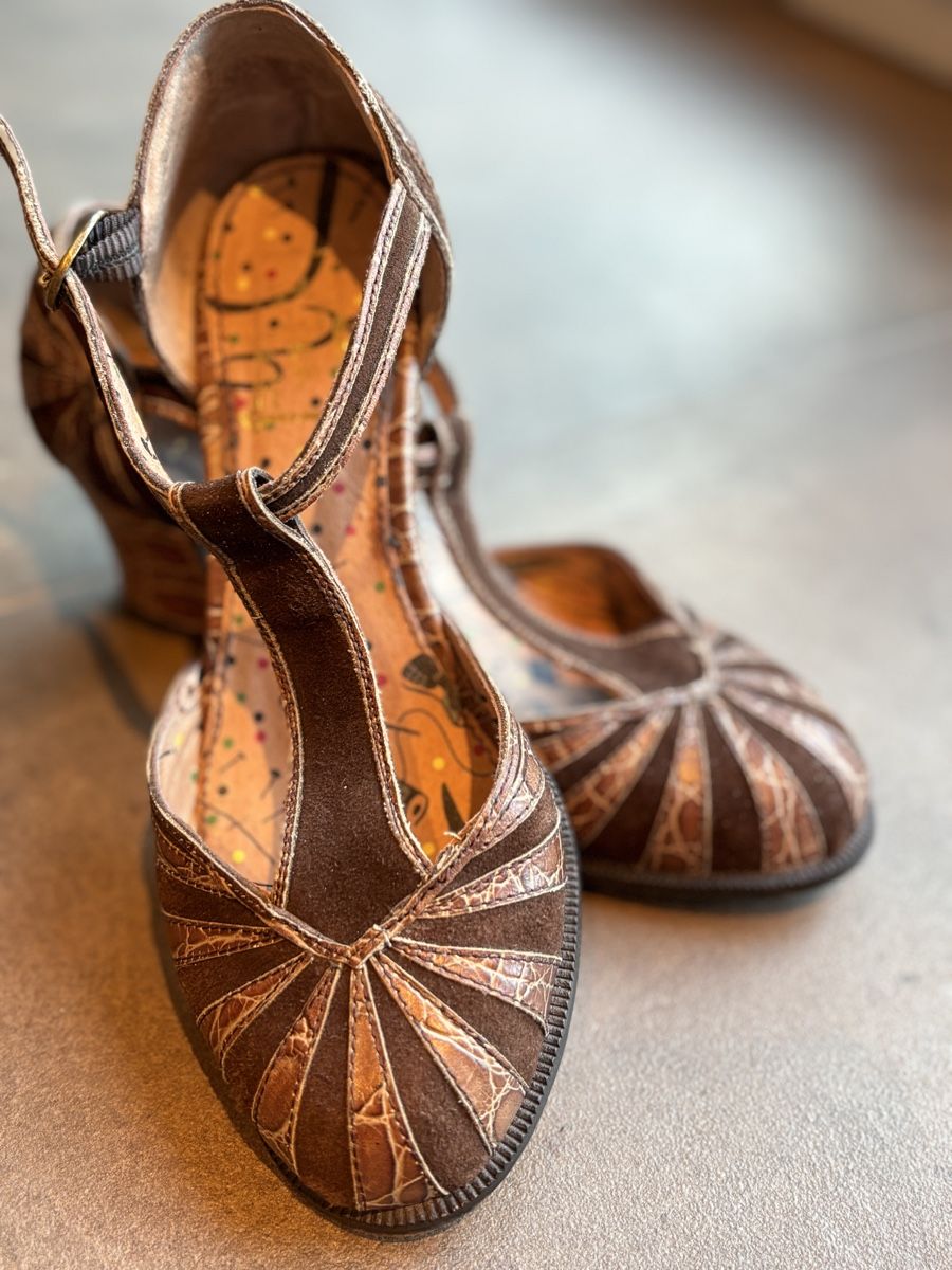 Scarpe da donna: Vintage Damenschuhe Gr.37 Braun – Usato da Zürich venduto da summertime01 1