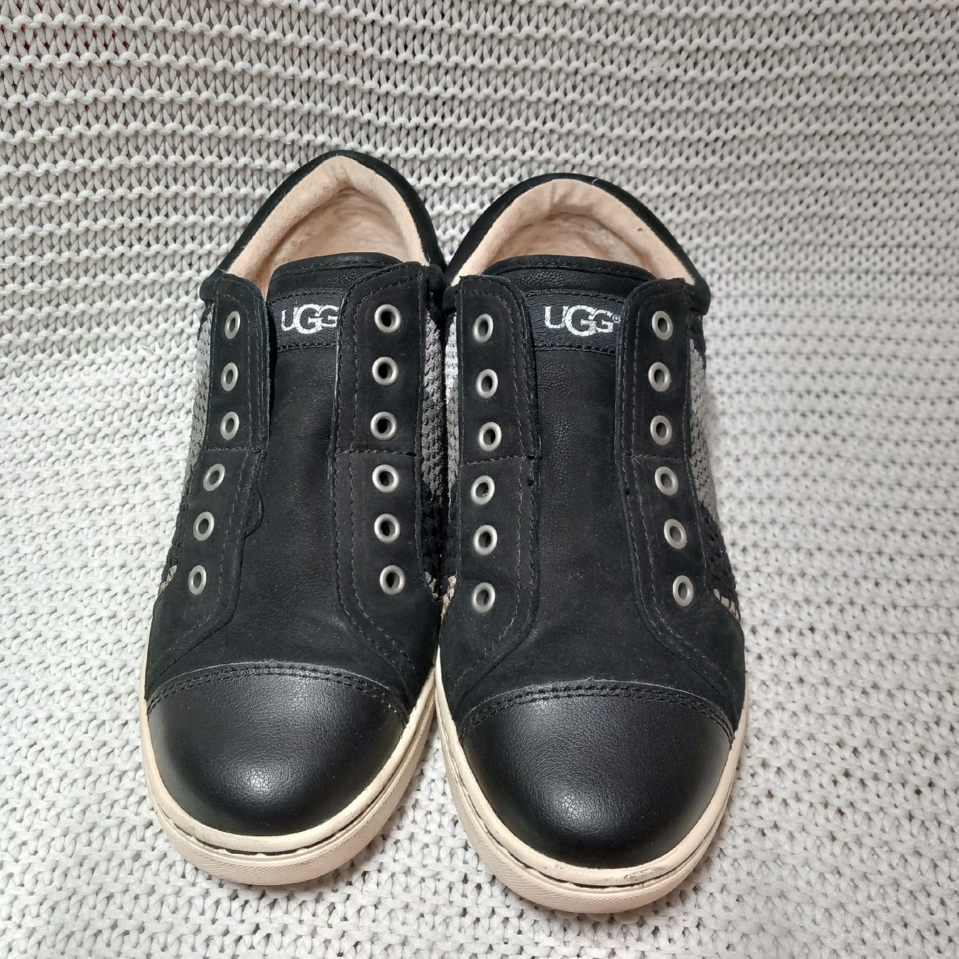 Scarpe da donna: UGG Sneaker Gr.39 – Usato da Gwatt (Thun) venduto da umwelt-brocki 1