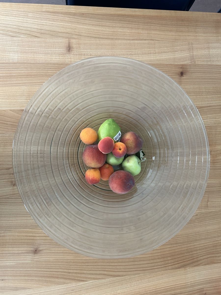 Verres: Schöne Glas-Obstschale rund geriffelt – D'occasion à Herzogenbuchsee par Cbltzr79