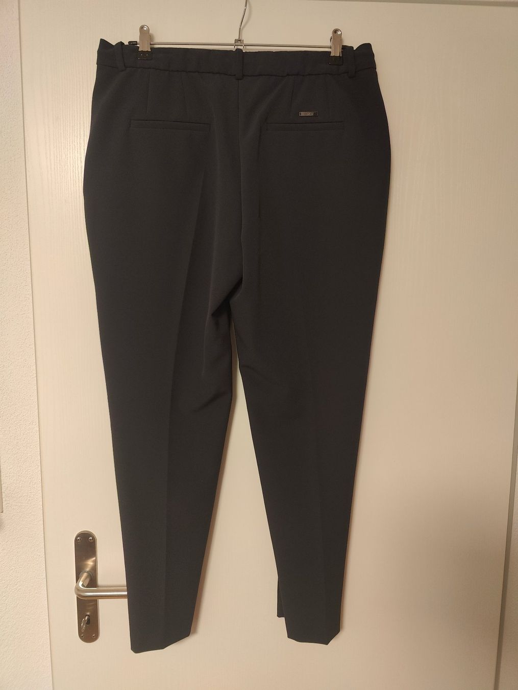 Esprit Pantalons: Hose von ESPRIT – D'occasion à Jona par Curtis90 1