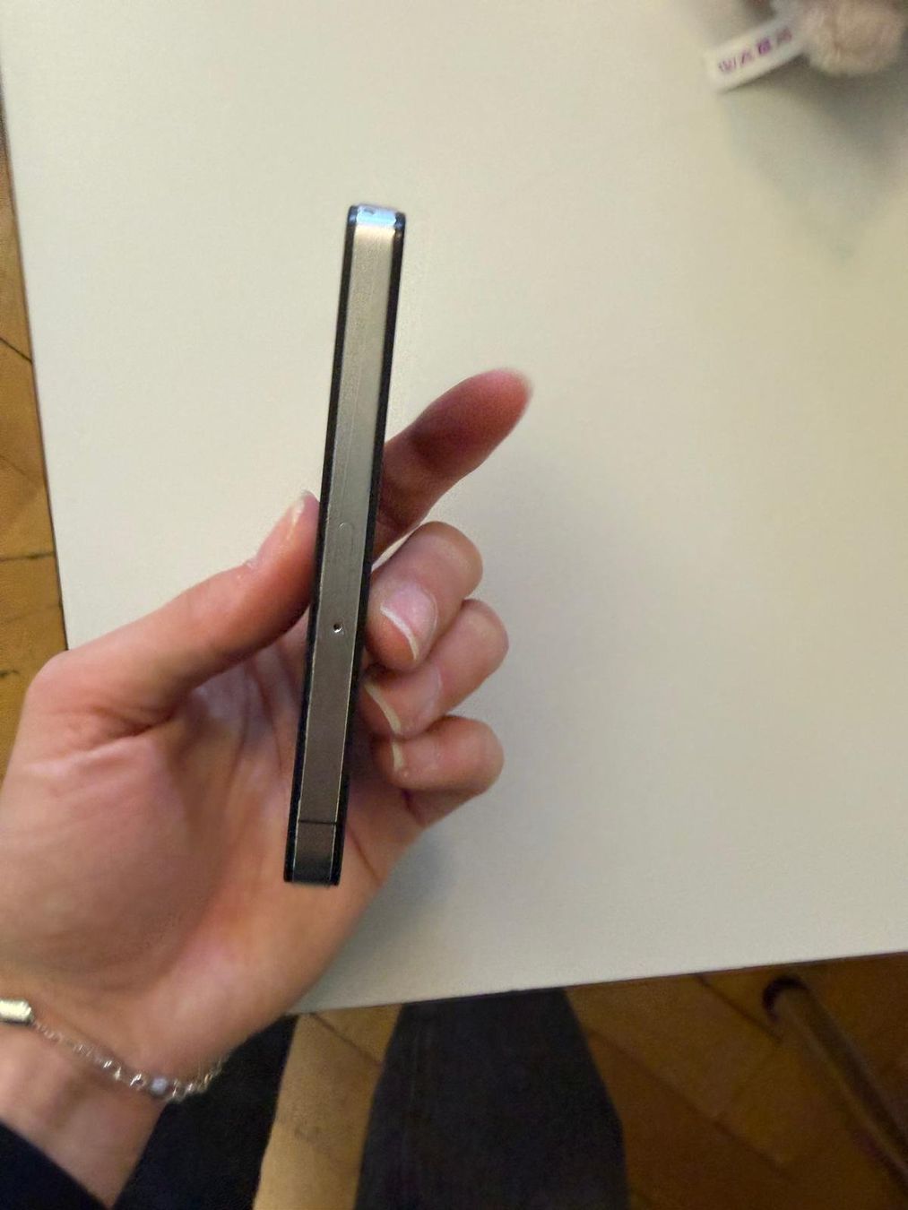 Apple Handys / Smartphones: Apple iPhone 4, gebraucht, Rückseite beschädigt – Gebraucht aus Bern von adv_d7hj 2