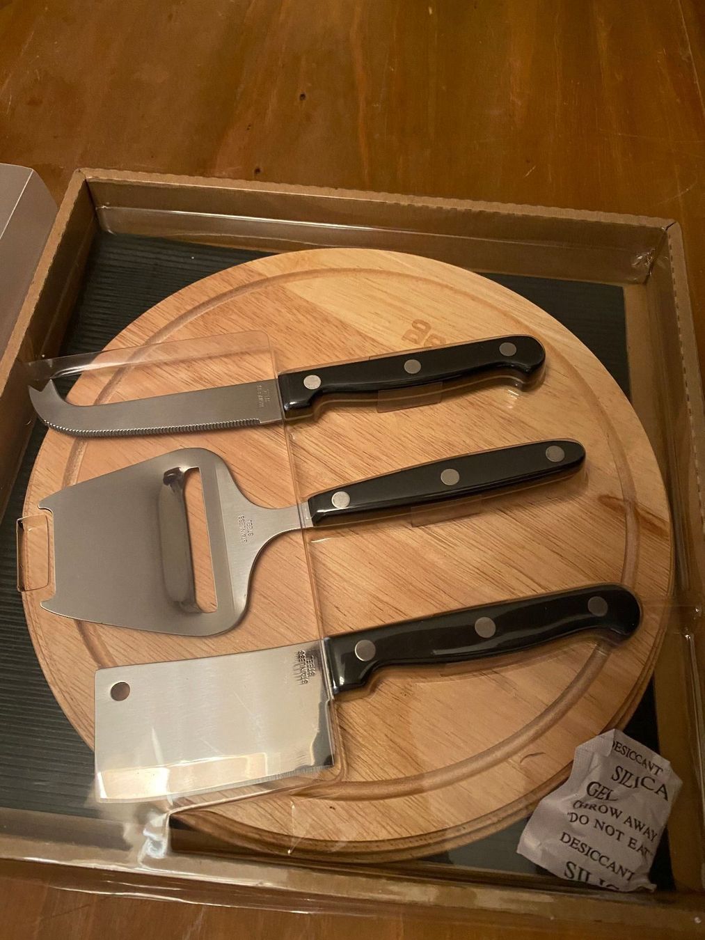 Appareils de cuisine: Käsebrett mit 3 Messer – Neuf avec emballage d'origine à Richterswil par Ninodp 1