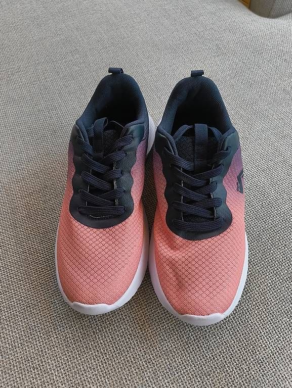 Damenschuhe: Sneakers Gr. 38 – Gebraucht aus Nänikon von Manta87 2