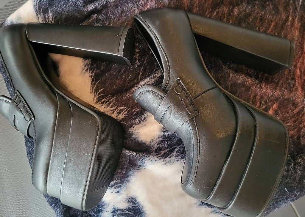 Scarpe da donna: Neue High Heel Plateau Pumps Grösse 39 – Nuovo (secondo la descrizione) da Henggart venduto da Purzel7798 2