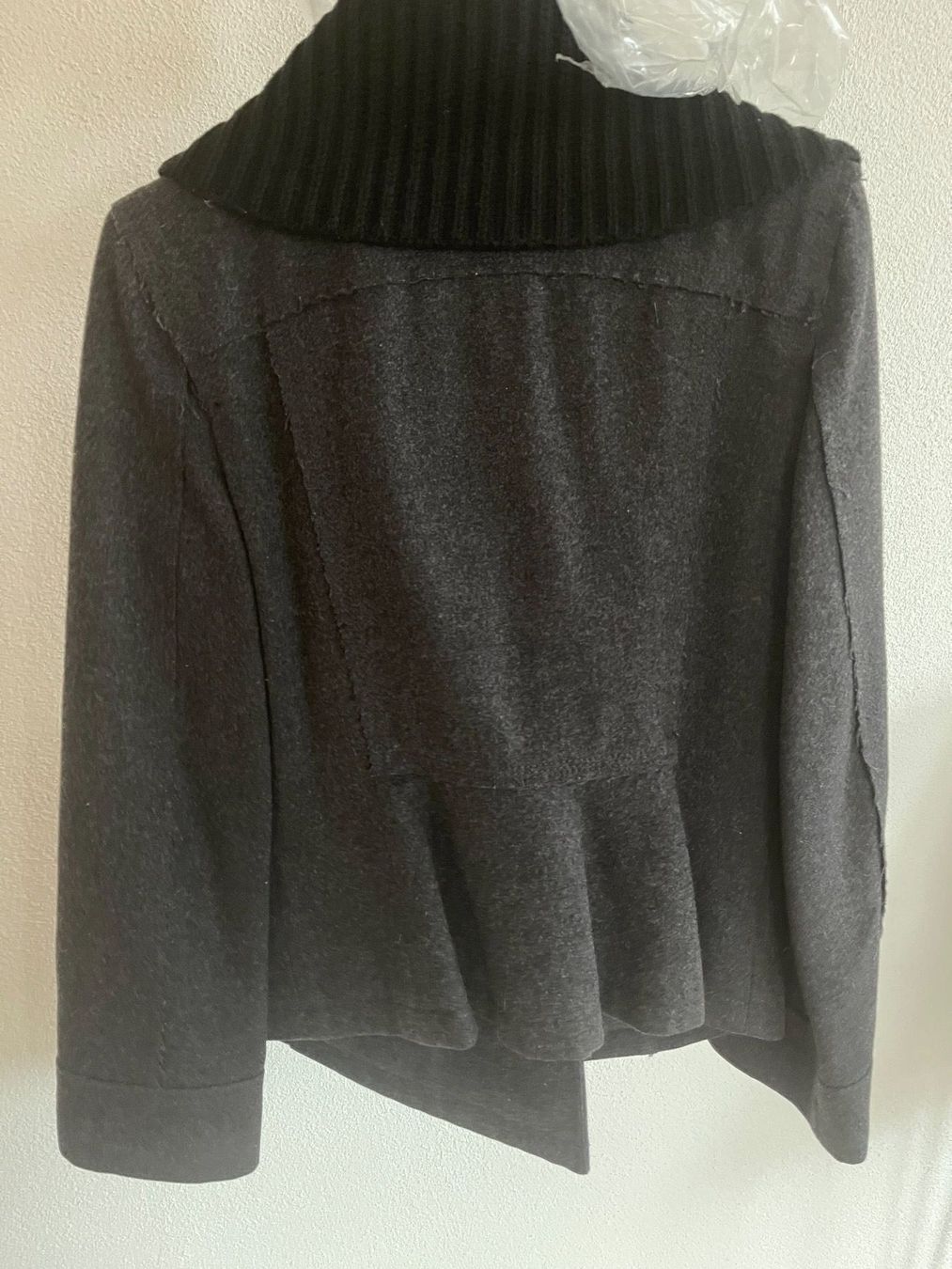 DKNY Mäntel: Mangel DKNY – Gebraucht aus Rickenbach b. Wil von iah_pg6d 3