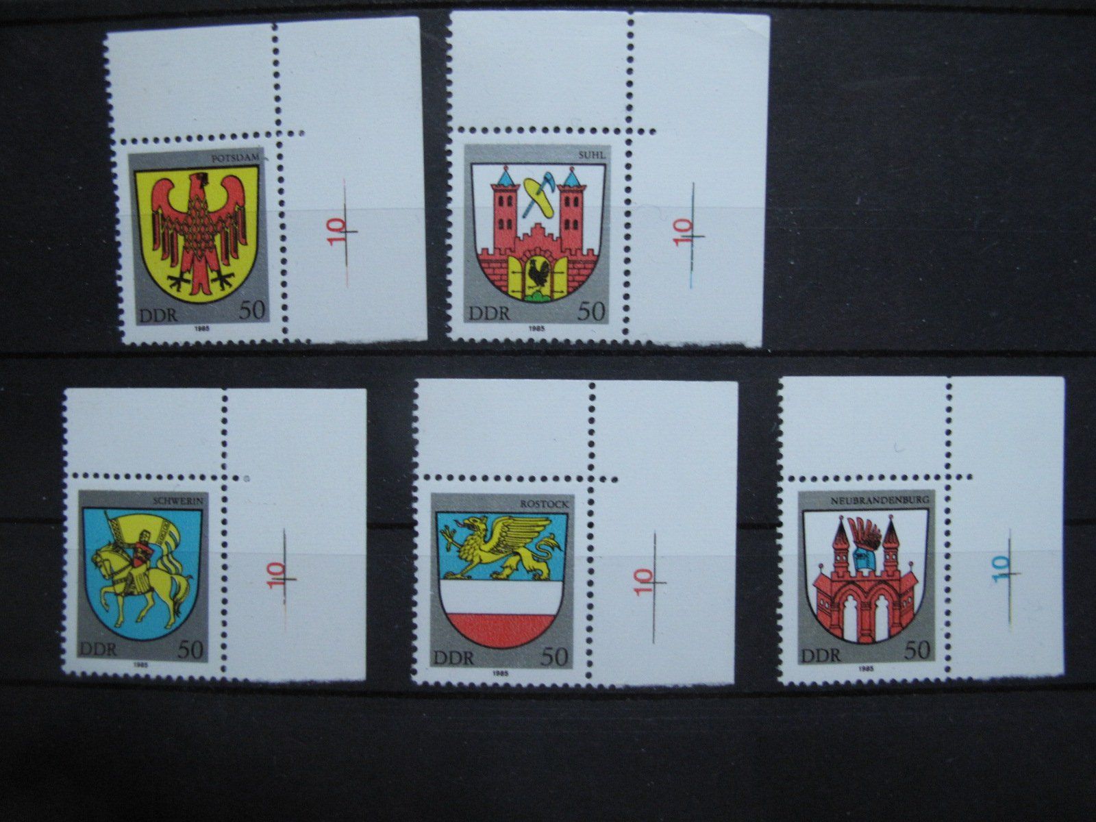 Tutti i francobolli: DDR 1985 Stadtwappen III  ** – Usato da Wil SG venduto da fva01