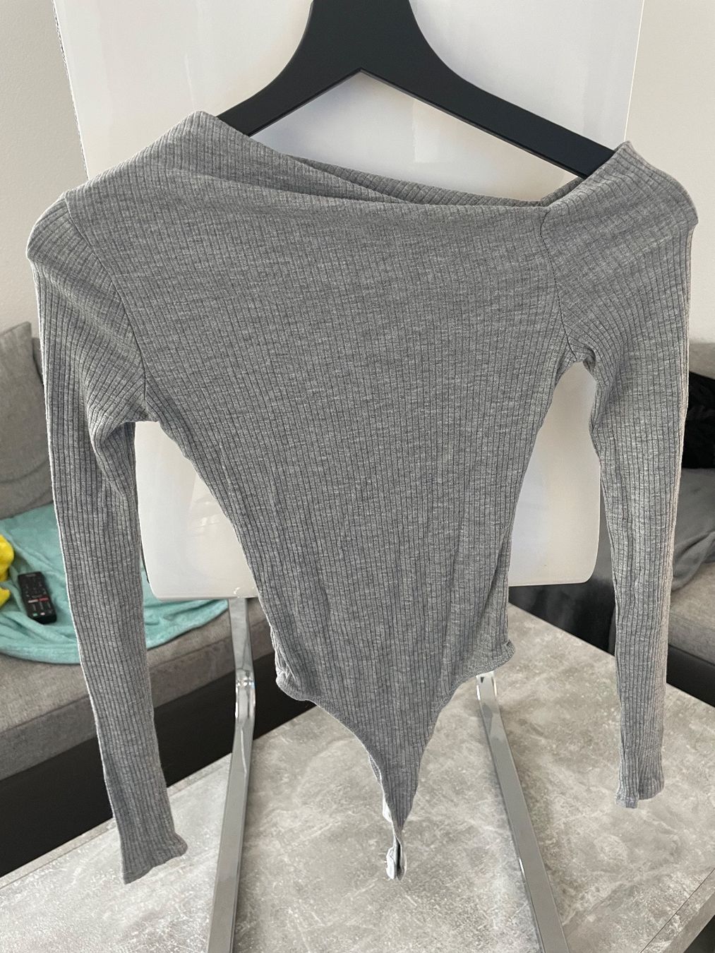 Maglioni & Felpe: Pullover Grau – Usato da Mägenwil venduto da Lea.SN 1