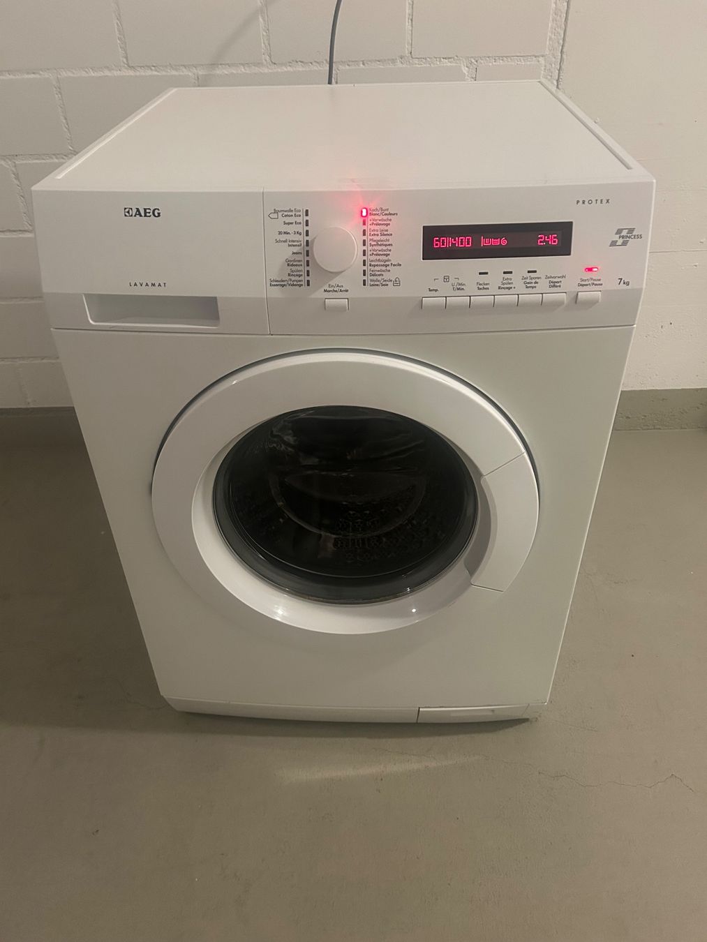 AEG Lavatrici: AEG Waschmaschine – Usato da Zürich venduto da Barca10